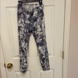 Athleta Gray and White Leggings with Stretch Fit